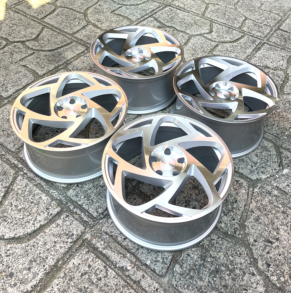 [중고]19인치│ 슈거레이 라디8│745